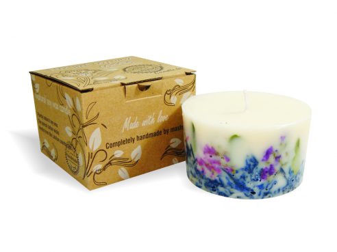 Soy wax candle with real flowers - lavender